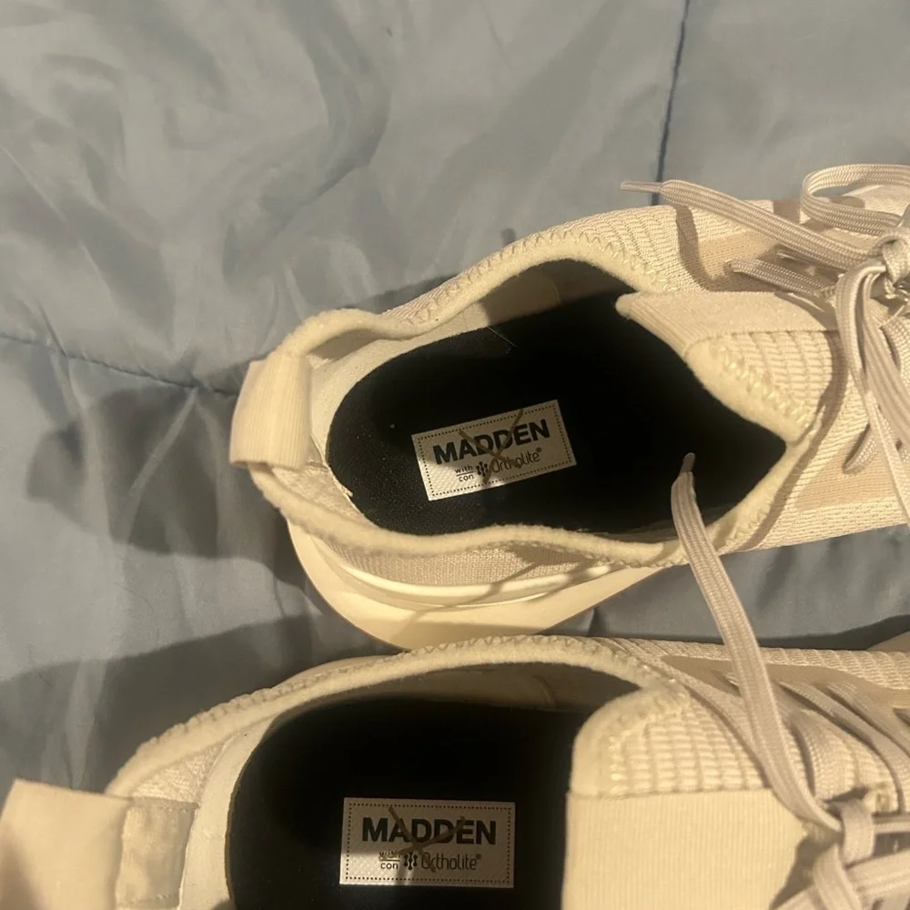 NWT Women’s Size 12 Madden M-Kelleb Ortholite Shoes